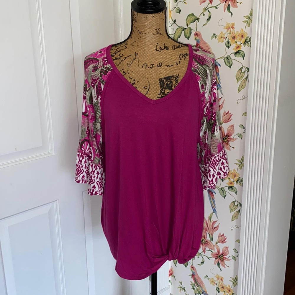 NEW WOMEN’S TOP